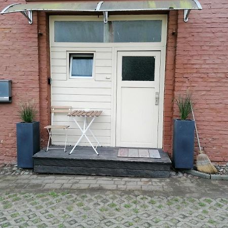 Schoene Wohnung, Zwei Schlafzimmer, Zentrumsnah, Erdgeschoss In Γκράιφσβαλντ Εξωτερικό φωτογραφία