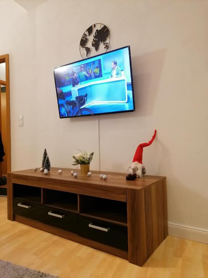 Schoene Wohnung, Zwei Schlafzimmer, Zentrumsnah, Erdgeschoss In Γκράιφσβαλντ Εξωτερικό φωτογραφία
