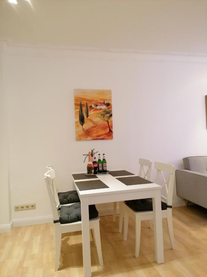 Schoene Wohnung, Zwei Schlafzimmer, Zentrumsnah, Erdgeschoss In Γκράιφσβαλντ Εξωτερικό φωτογραφία